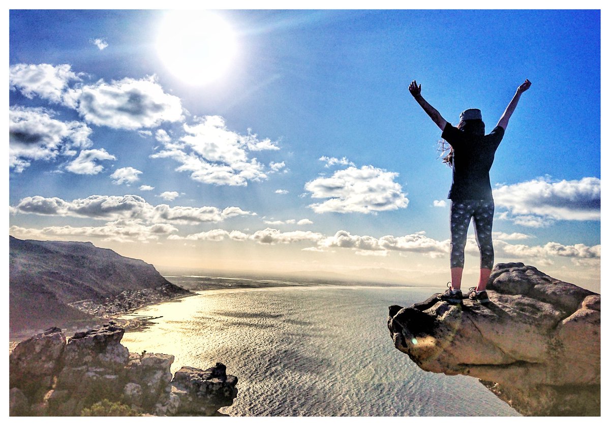 JacqMaraisPhoto's tweet photo. Exploring the #BeautifulSouth mountains above #simonstown. Shot on @SonyXperiaZA #xz2 // @STowndotCom @boatcompany @sonyxperia @MooveClaremont @veryvivolicious @TheCapeTownGuy @BloubergBC @HiTec_SA @ParkscapeSA @KayakCapeTown #hike #playsimonstown #takenwithxperia #wowofnow https://t.co/8jCI31dLXs
