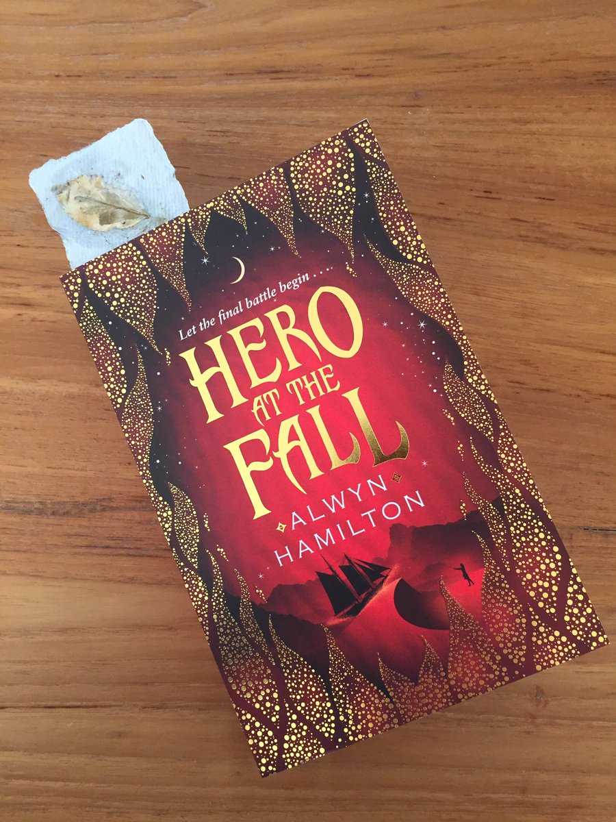 JohannasBooks's tweet photo. Do you ever dread reading the last book in a series because you know it'll be the last and there will be this really big void in your life the rest of the week? That's my current mood. #idontwantittoend #rebelsands https://t.co/DH3I6MPKEU