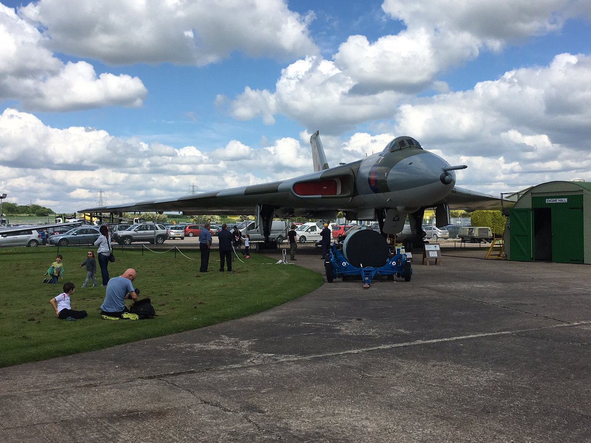 Lins_Rumbold's tweet photo. Today needs some gratuitous Vulcan imagery. Here’s XM594 @NewarkAirMus at #NAMTributetoVForce 2016 #twitterVforce https://t.co/l69TGVt7l1
