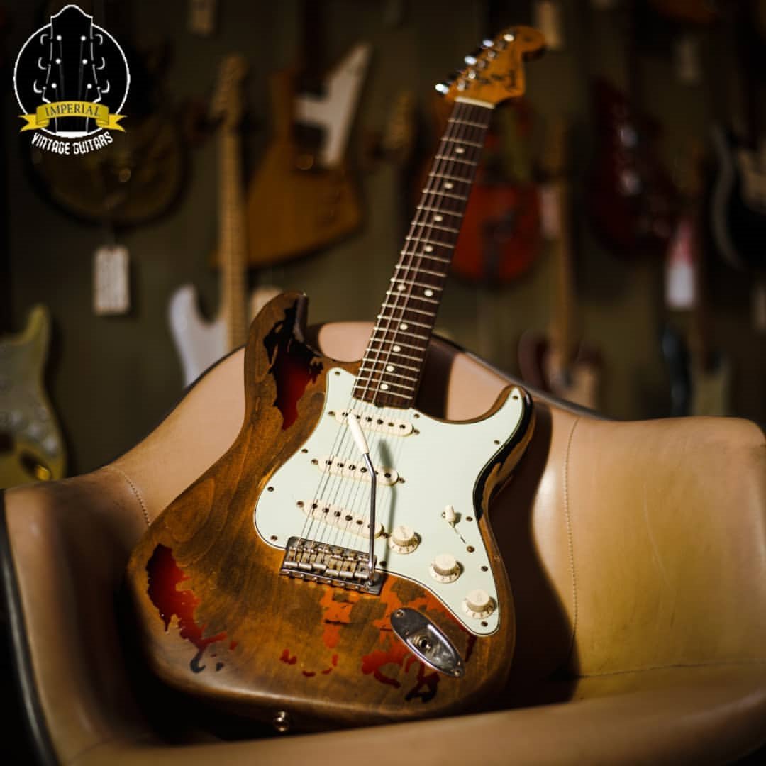 Insanely cool Custom shop Rory Gallagher Strat ☝️ Do you dig the finish? #stratpride #imperialvintageguitars #ImperialAsks #fenders #guitarshop #fendergtrjunkie #rockstarguitar #relic #wholelottaguitar 📸@lifelocallyabroad@imperial_vintage