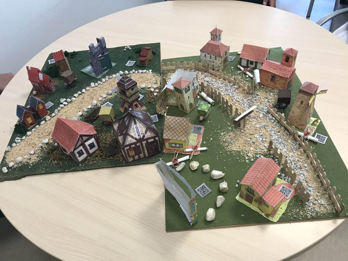 rociolenguahbst's tweet photo. Cuando tus alumnos te superan y te dan mil vueltas con sus juegos de literatura no puedes sentirte más orgullosa! @HBSTORREJON #gamificación #1Bachillerato #Literatura 
Enhorabuena a todos https://t.co/HJbz8xY3dt