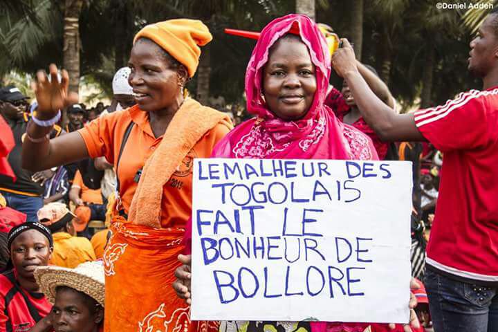 togovi_c92's tweet photo. @LeMediaTV @tristanwaleckx @France2tv @kouamouo Les femmes Togolaises disent NON  à #Bolloré. Ça suffit les magouilles en #Afrique. #Togo #Guinée #Cameroun https://t.co/4GlrjiZSpX