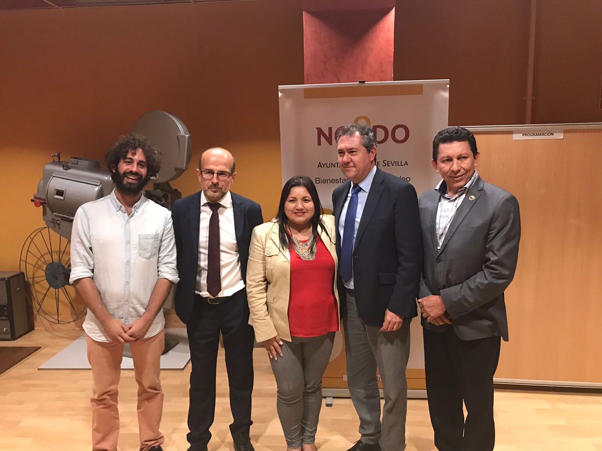 FAECTA_'s tweet photo. Continua la semana del #cooperativismo y la #EconomíaSocial: @JuanEspadasSVQ inaugura la feria @SevillaES2018 . Pásate por nuestro stand para saber cómo emprender  en #cooperativas #coopolis @LuisMi_Jurado @enreda  @isoluciona @Coopsdetrabajo @economia_social @Ayto_Sevilla https://t.co/ffkyBo2fRA