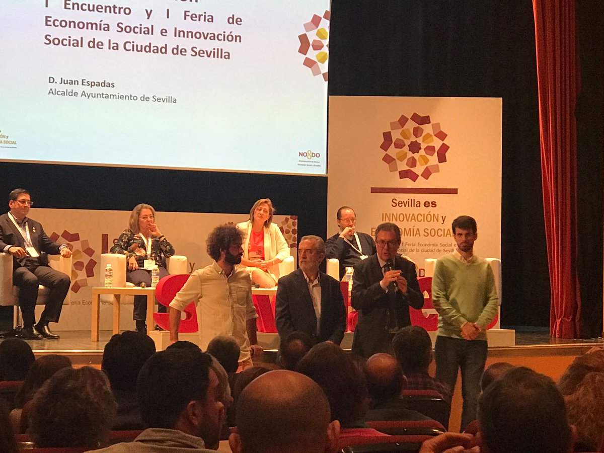 FAECTA_'s tweet photo. Continua la semana del #cooperativismo y la #EconomíaSocial: @JuanEspadasSVQ inaugura la feria @SevillaES2018 . Pásate por nuestro stand para saber cómo emprender  en #cooperativas #coopolis @LuisMi_Jurado @enreda  @isoluciona @Coopsdetrabajo @economia_social @Ayto_Sevilla https://t.co/ffkyBo2fRA