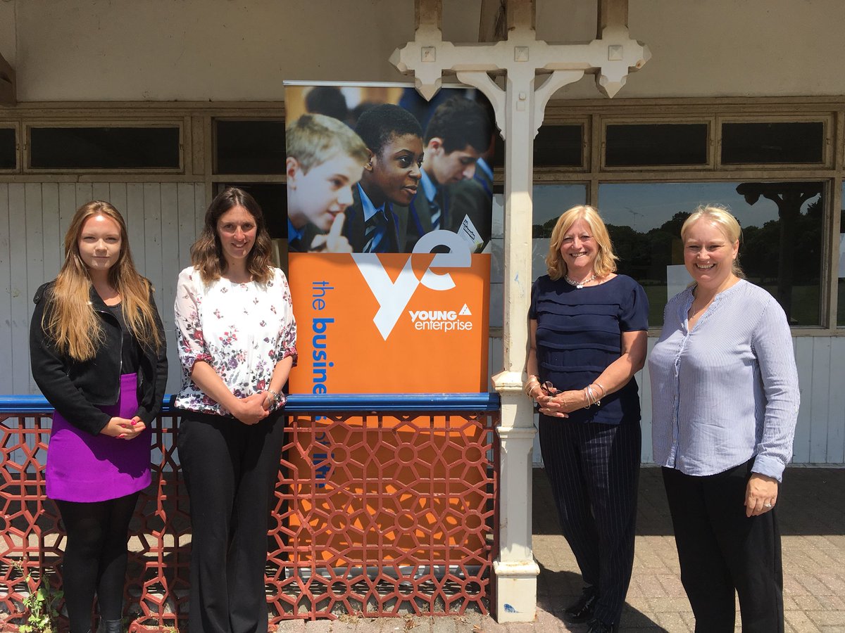 Our <a href="/YE_Dorset/">YE Dorset</a> team at the <a href="/CEIAG_PHS/">CEIAG@Poole_High</a> enterprise day