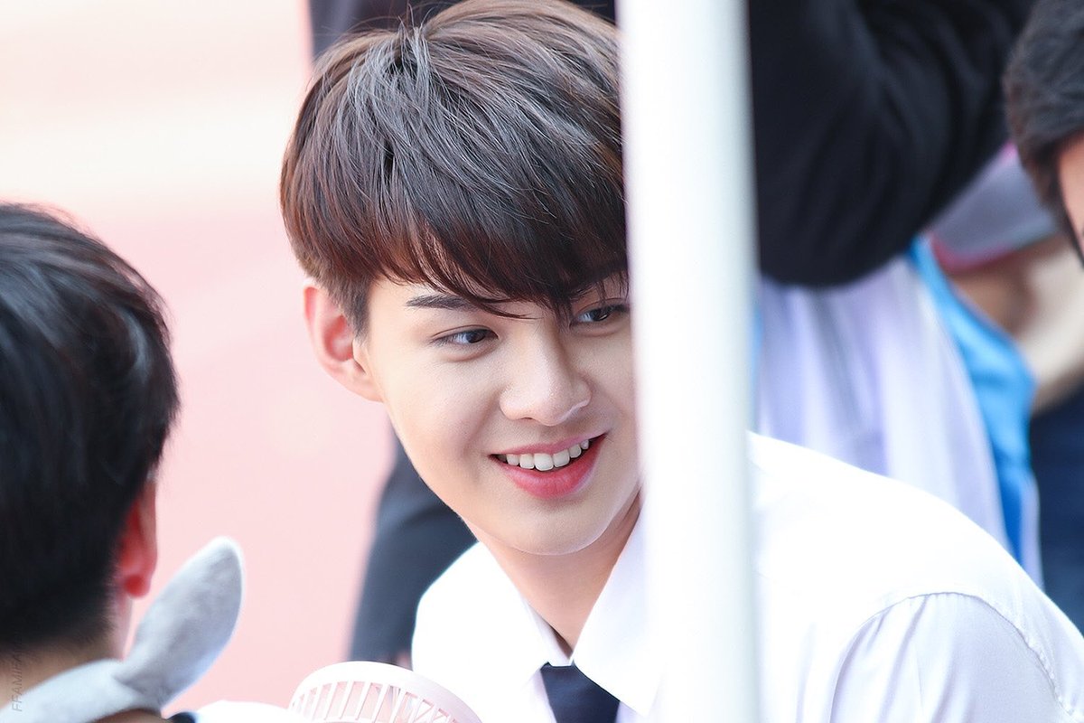 จริงๆ แล้วเราเป็นเด็กเรียนนะ เรียนเธอไม่ปลั๊ก รักเธอไม่เปลี่ยน😝
Cr.<a href="/FFamiFamai/">∴ พี่ฟอมอจุด ∵</a> #saint_sup