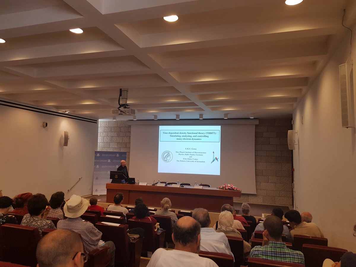 IgorSchapiro's tweet photo. Hardy Gross lecturing on TD-DFT #IsraelAcademy #GrandChallengesChemSci https://t.co/Ho35kfbPzI
