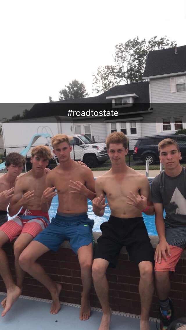 TeamRoncalli's tweet photo. The team bonds after practice by getting some rally hair! They ready for regionals at @ChampionsPointe! The tee times are 9:40 - 10:20. @RHS_Athletics https://t.co/arJAHBpfWY