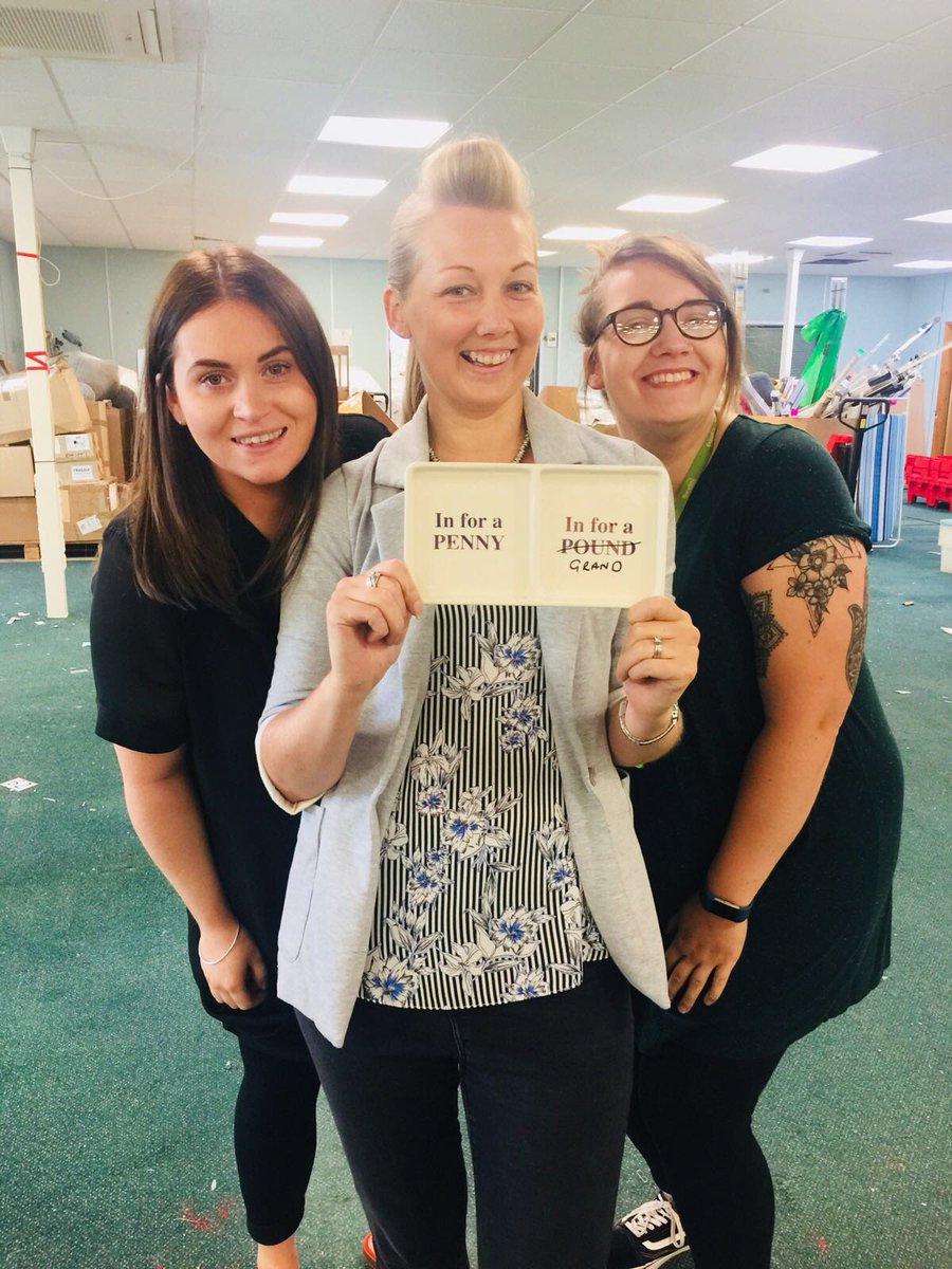 kezchez's tweet photo. @StephenMulhern myself,@ashlarrrr and @LaurenLJarvis found this at work and thought of you 😍 #inforapennyinforagrand https://t.co/1aSFLzdFE4
