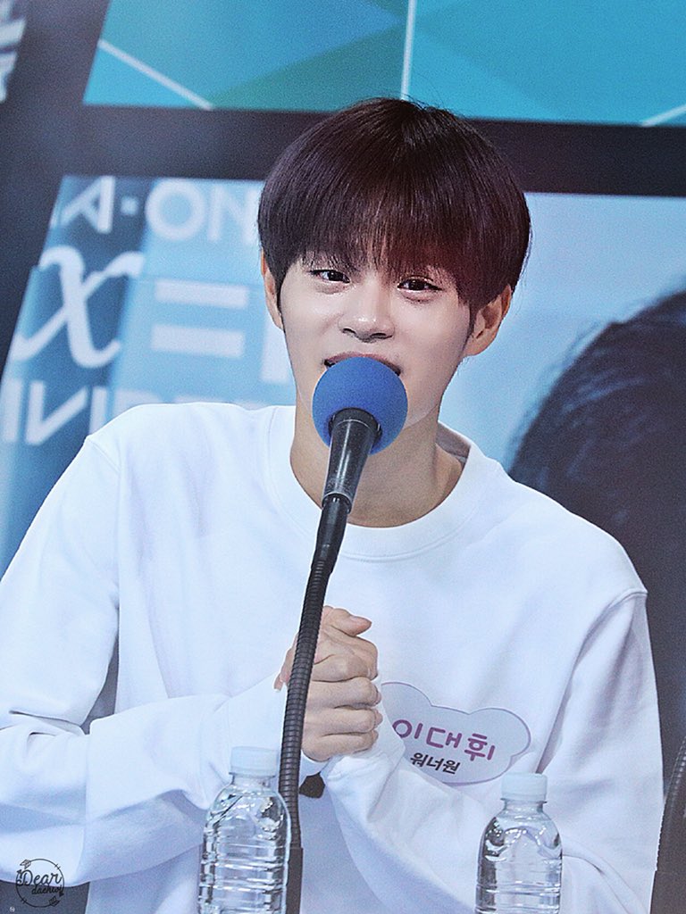 Dear_Daehwi's tweet photo. 180605 이런저런 말로 설명하지 않을게

#대휘 #이대휘 #워너원 #wannaone https://t.co/uKywn73yyE