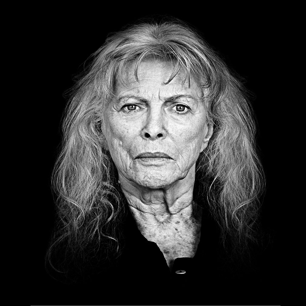 DrGotts's tweet photo. It would have been the 86th birthday of the amazing actress #BillieWhitelaw. The muse of #SamuelBeckett, but to me she shall always been spine tingling #MrsBaylock in #TheOmen; though was nice to see her pop up in #HotFuzz! #photography #OneShotGotts https://t.co/Mt8T6XjlCz