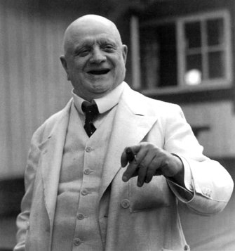 MusicMagazine's tweet photo. Importantly, we need to consider the subject of Composers Who Look Like Bond Villains. We will begin with Sibelius… #composerswholooklikebondvillains https://t.co/NuDBBUKE6s