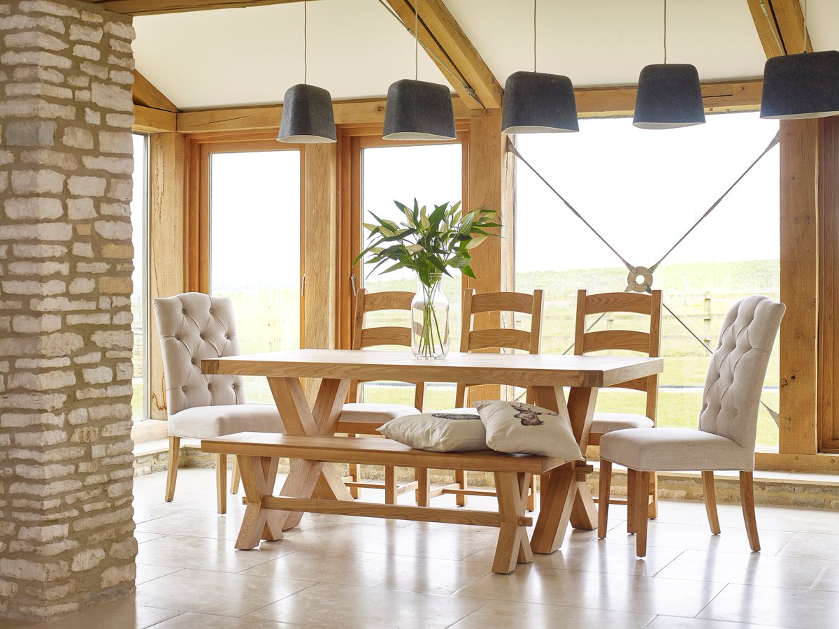 CorndellFurn's tweet photo. Our #Fairford #dining collection is beautifully crafted from #oak &amp; finished in a light oil to enhance the natural beauty of the #timber. The cross legged #diningttable is simply stunning &amp; will compliment #kitchens as well as #diningrooms #corndell #oakfurniture #diningfurniture https://t.co/GwROKQIODQ