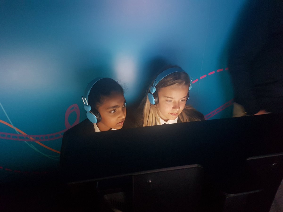 streetlyre's tweet photo. @StreetlyAcademy @StreetlyYr7 Look at the concentration of 7S/Re5 on the @GSUS_Live bus #engaged #cREative #gsuslive https://t.co/dAW8z5ZIPn