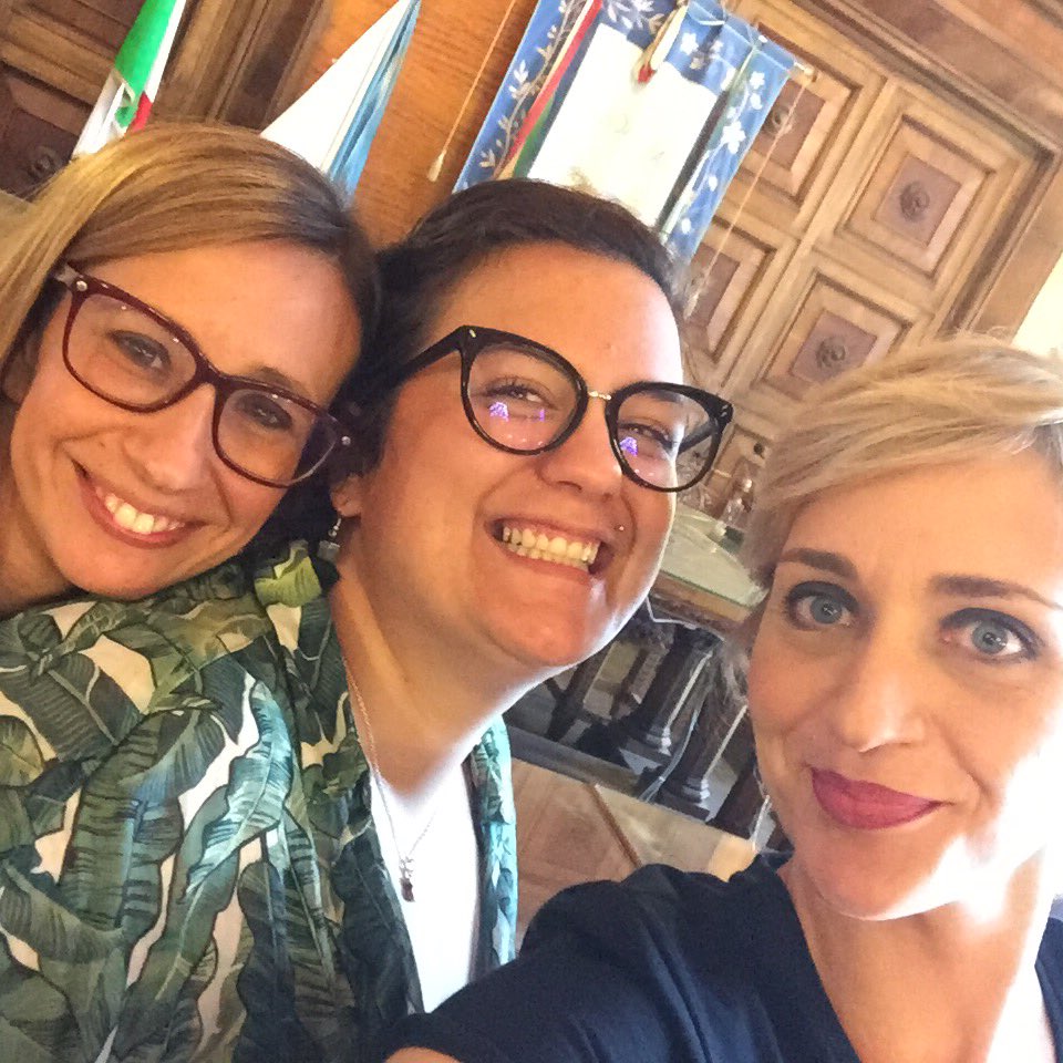 Da #PaSocial #Bari è tutto
Grazie a chi ha partecipato, seguito, interagito!
È una grande comunità di persone (semicit. <a href="/fnicodemo/">Francesco Nicodemo 🇮🇹🇺🇦🇪🇺</a>)
<a href="/MicheleSilletti/">Michele Silletti</a> 
<a href="/Ecosist_CamCom/">Ecosistema Camerale</a> 
@CittadinidiTwtt 
<a href="/Giuliamurolo/">Giulia Murolo</a> 
<a href="/eldadle/">Elda Grazioso</a>