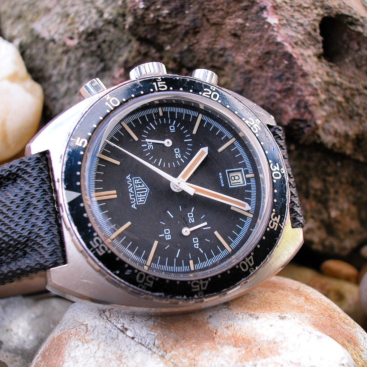 ATGVINTAGE's tweet photo. From book on Amazon Chasing Time 2006 having an #heuerautavia week issued to the Israeli #idf sold by ATG Vintage #valjoux7734 #bicompax  #heuerautavia #chasingtimebook #vintageheuer Use Amazon LINK TO WATCH BOOK IN BIO 120 CLASSIC WATCHES 500 PICTURES https://t.co/ssuuUDTHRt