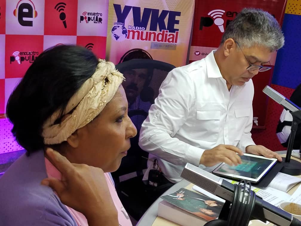 IpasmeOficial's tweet photo. #ENDIRECTO 📻 | Elizabeth Navarro "el PSUV ha sido un gran avance (...) tenemos que salir a buscar una solución a una situación que cada día nos esta asfixiando".

#EncuentroPopular 
#OEAVenezuelaSeRespeta https://t.co/ass5FyvEXS