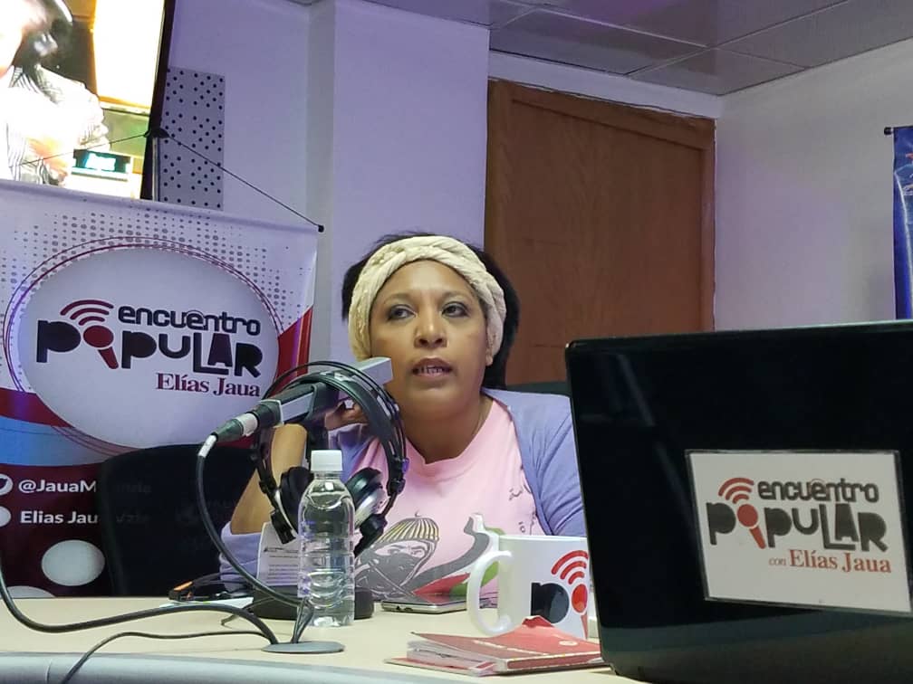 IpasmeOficial's tweet photo. #ENDIRECTO 📻 | Elizabeth Navarro "el PSUV ha sido un gran avance (...) tenemos que salir a buscar una solución a una situación que cada día nos esta asfixiando".

#EncuentroPopular 
#OEAVenezuelaSeRespeta https://t.co/ass5FyvEXS
