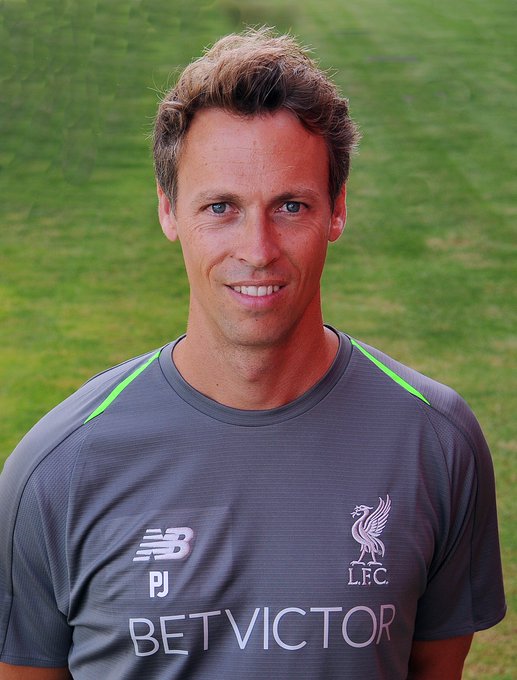 View image on Twitter