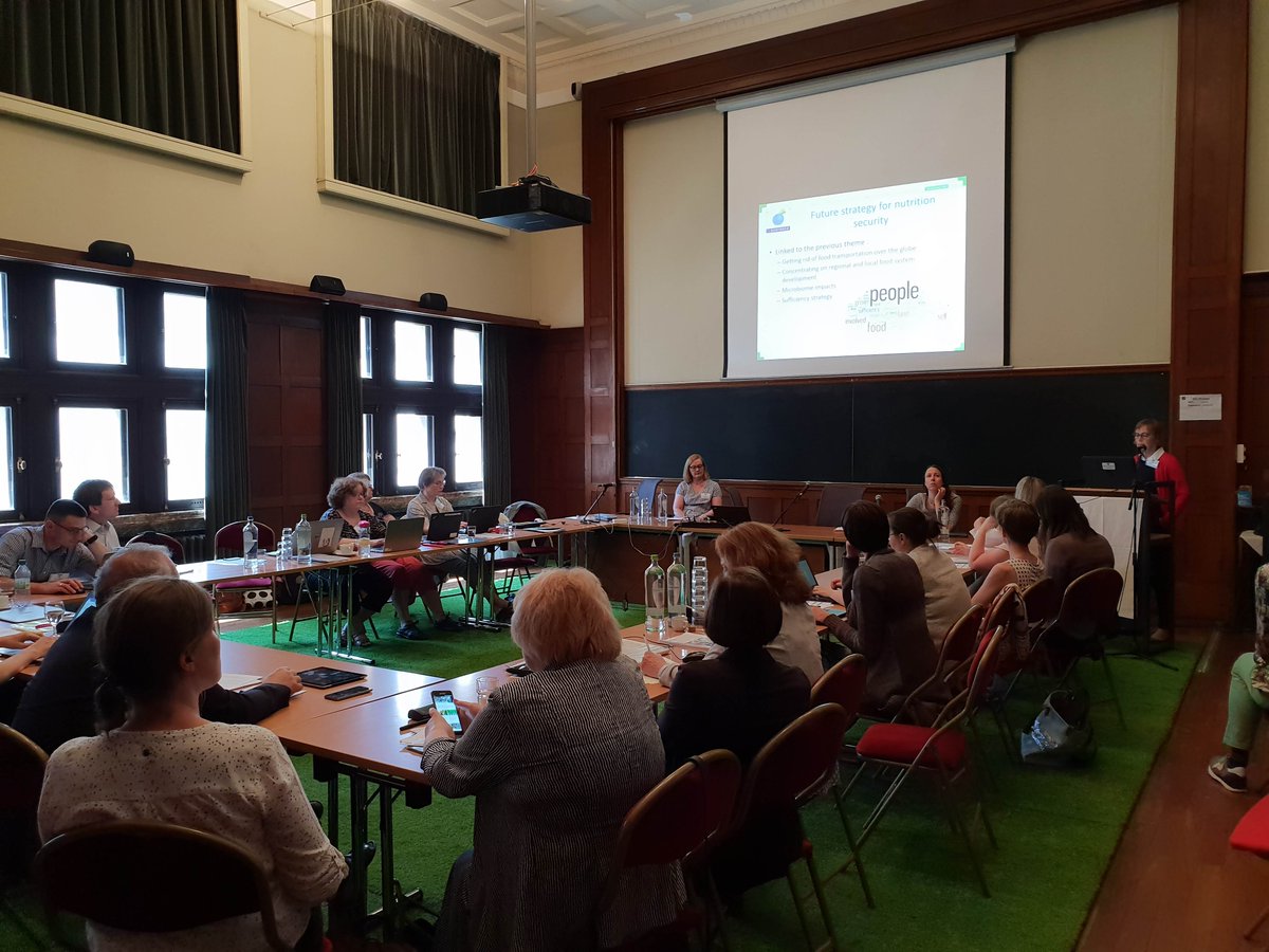 susfood_eranet's tweet photo. Introduction to #environmental impact of #food @susfood_eranet and #CoreOrganic workshop by expert Sirpa Kurppa @LukeFinlandInt #foodsecurity #Sustainability #resilience https://t.co/7dD9yZhtip