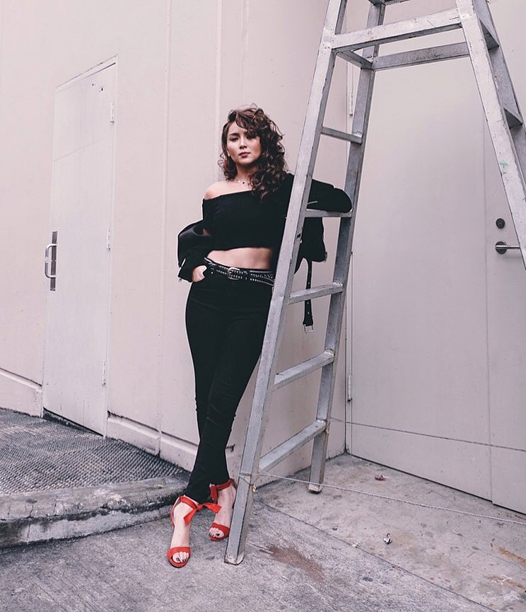 KATHNIELSpikers's tweet photo. "Kath channeling Olivia Newton-john in #Grease π₯π₯π₯ Beauty: @justineclaudia
Hair: @chrisrodil
@bernardokath @lulumromero @starmagic_deejaye #kathrynbernardo #kathniel #asapiscool
https://t.co/CrP07aMUxc" https://t.co/4B9GqF7IiU