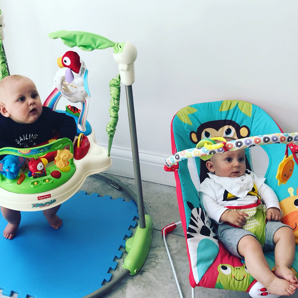 kate19871987's tweet photo. Play date with henry joe https://t.co/8Zu4yPtycB