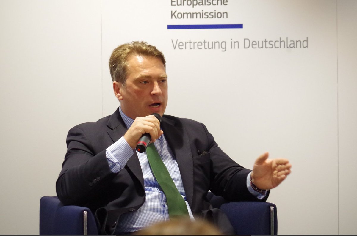 IEP_Berlin's tweet photo. #Mittagsgespräch: Vor einigen Tagen präsentierte die @EU_Commission eine neue #EU #Plastikstrategie. Auch im #MFR stellt der Klima- und Umweltschutz eine Top-Priorität dar. 40% des #EUBudgets sind für die gem. #EUAgrarpolitik an Umweltleistungen gekoppelt. #FutureofEurope https://t.co/SbAsWSxGS7
