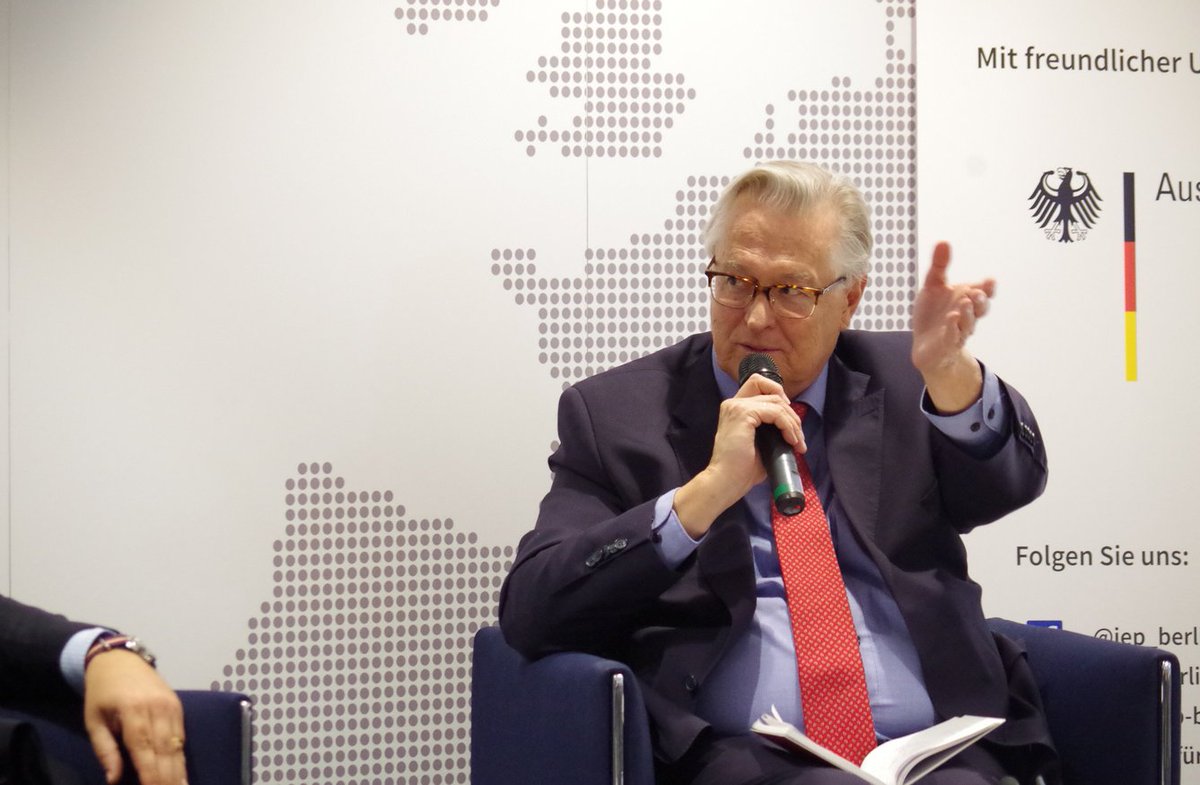 IEP_Berlin's tweet photo. #Mittagsgespräch: Vor einigen Tagen präsentierte die @EU_Commission eine neue #EU #Plastikstrategie. Auch im #MFR stellt der Klima- und Umweltschutz eine Top-Priorität dar. 40% des #EUBudgets sind für die gem. #EUAgrarpolitik an Umweltleistungen gekoppelt. #FutureofEurope https://t.co/SbAsWSxGS7