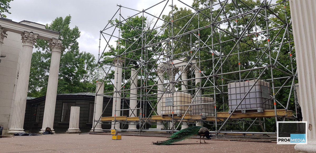 PRO4MEDIA's tweet photo. Z pomocą w montażach tegorocznego Muzeum Utraconego w trakcie warszawskiej Nocy Muzeów przyszedł nam pewien gościnny gospodarz >>> https://t.co/c6bURdBMKv