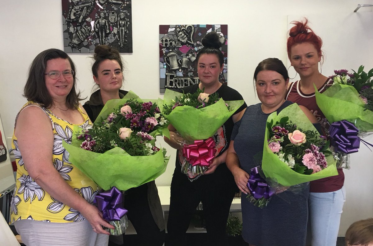 Flower workshop <a href="/WythSafespots/">Safespots</a> this morning.! Had a great time and the girls are fab! Florists in the making👍 xxx
