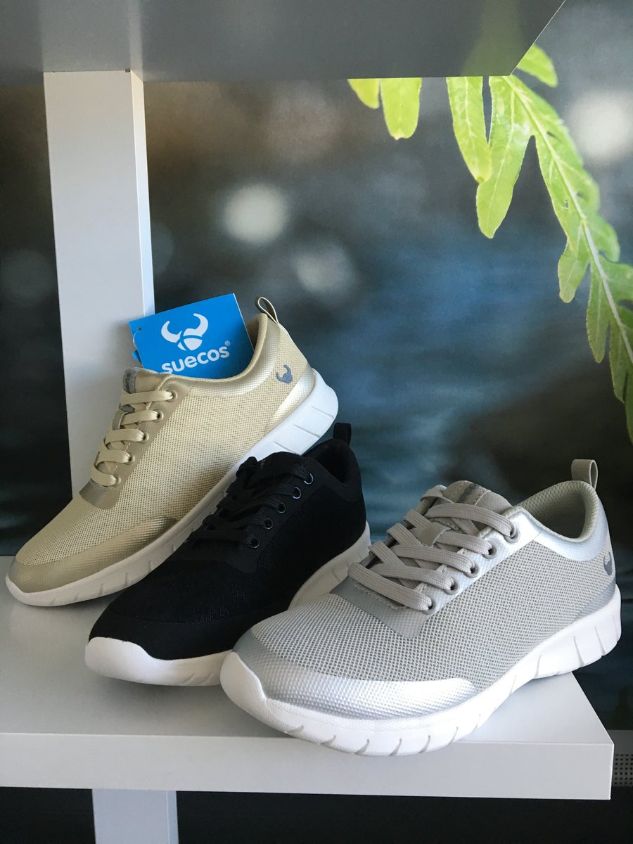 MeekersMedical's tweet photo. Onze NIEUWE suecos sneakers in de leuke kleuren: goud, zwart en zilver. Voor andere kleuren en/of modellen kunt u een kijken nemen op onze website: https://t.co/hBetjrlftH https://t.co/x7qsyDj6nD