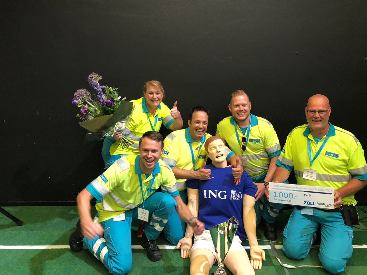 AmbulancezorgGR's tweet photo. Wij zijn trots op onze winnaars! @AmbulancezorgGR wint de eerste Nederlandse Ambulance Reanimatie Competitie tijdens @Venticare #samenbeter #reanimatiecompetitie #dmvda #venticare2018 https://t.co/WcLNj7pxS0