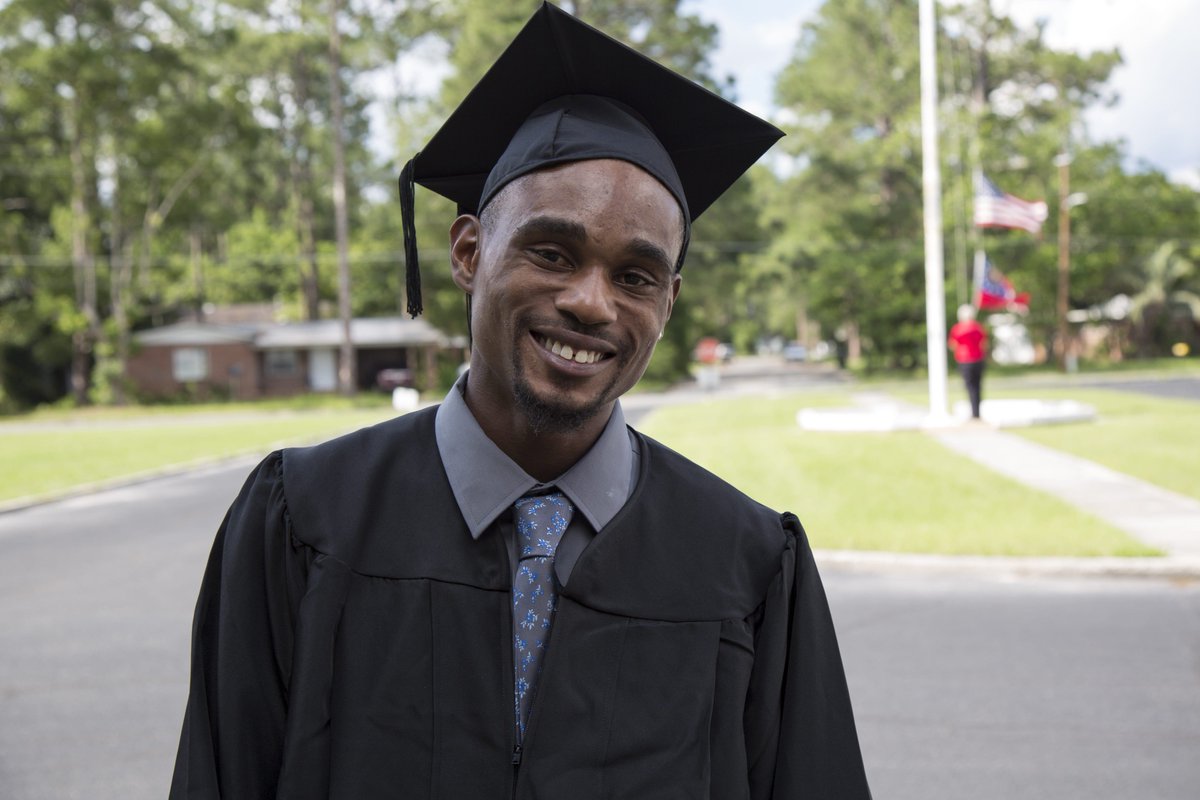 coastalpinestc's tweet photo. Congrats to all of our students who graduated last week!👨🎓👩🎓You guys are amazing and deserve it! We love you all! ❤️ #cptc #Lrn2Live #happygraduates #congrats https://t.co/7TiI4kcI6D