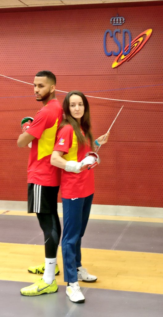 Se admiten apuestas en este hilo!!! ¿Quien ganará el reto #CoinChallenge? ¿La espada o el sable? ¿Yulen o Lucía?