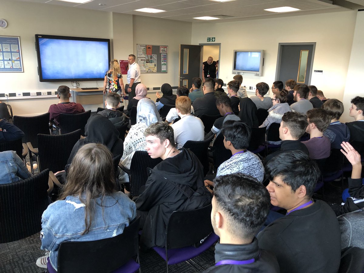 SERecyclingLtd's tweet photo. Almost ready to start the IT2Schools presentation at @BoltonCollege, can’t wait to see all the great work the students have done! #IT2Schools #recycling #boltoncollege https://t.co/XTKjNlftE7