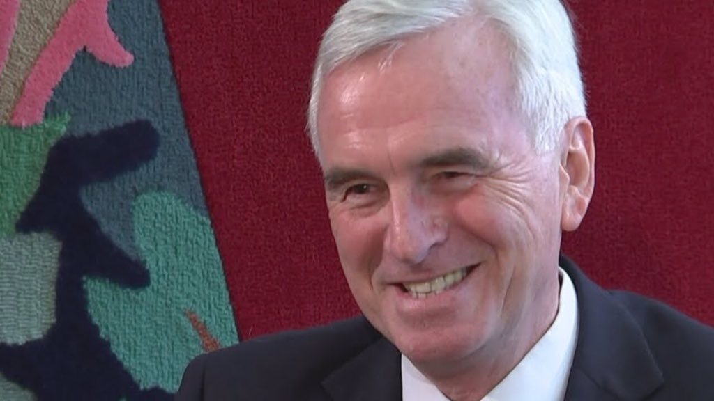 TeamSilverFoxx's tweet image. John McDonnell has: 

✅Held the Tories to account
✅Not feared challenging austerity 
✅Not been ashamed to stand up for those hit by Tory cuts
✅Given us a financially credible plan for Government