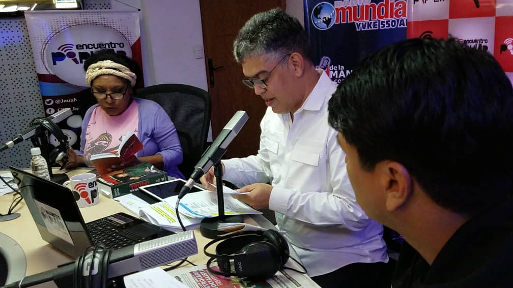 IpasmeOficial's tweet photo. #ENDIRECTO 📻 | Min. @JauaMiranda "Una conducta Revolucionaria pasa por la corrección colectiva de las cosas que se están haciendo mal, por eso el Comandante Chávez recoge ese valor fundamental de ser Revolucionario".

#EncuentroPopular
#OEAVenezuelaSeRespeta https://t.co/9TQQM4jT0D