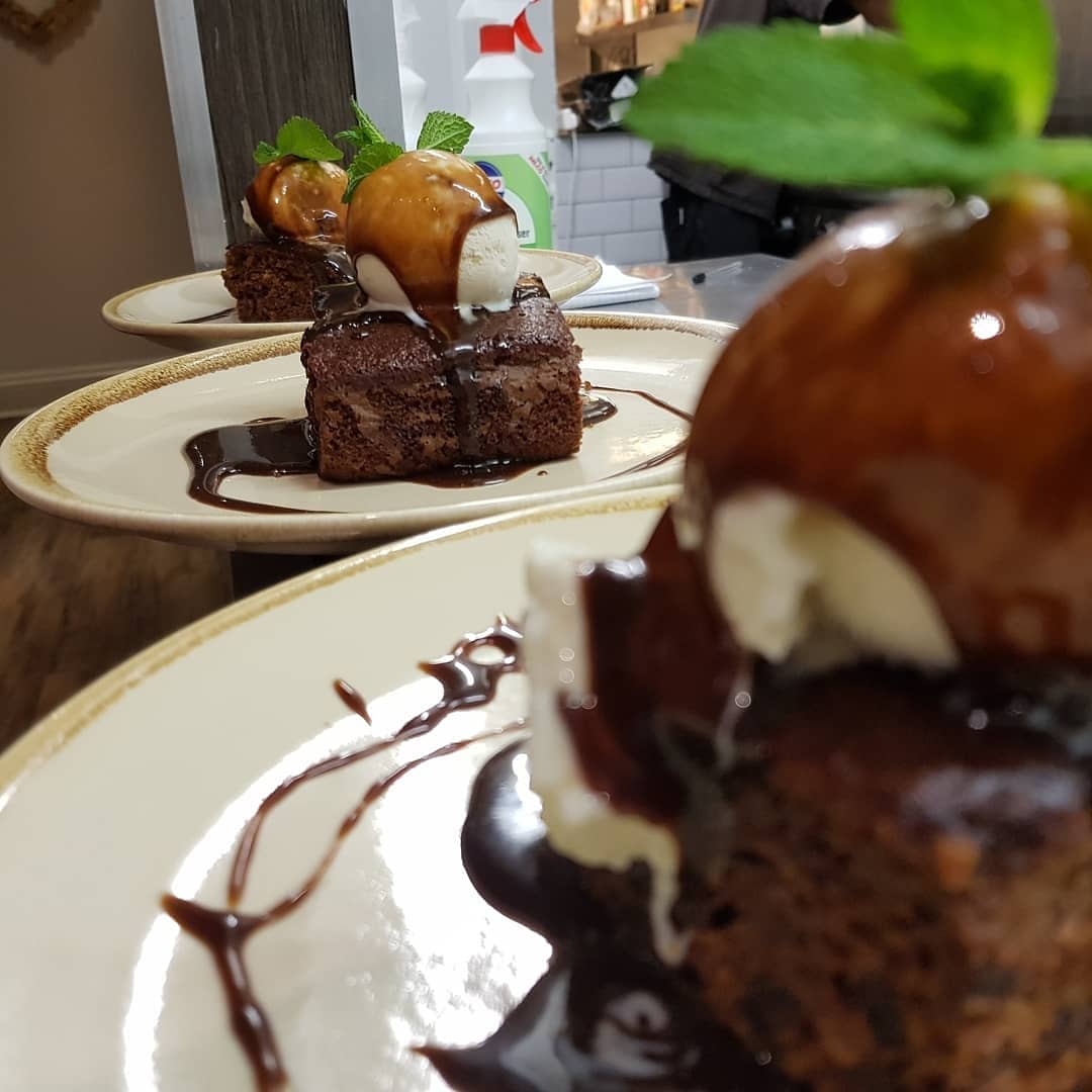 Robin`s Oak Bar & Grill Hull (@restaurantrobin) on Twitter photo 