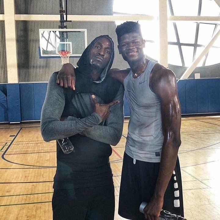 NACION__NBA's tweet photo. Mo Bamba, la bestia de 2,38 que corre más rápido que Westbrook o Wall. Seguramente estará entre los primeros pick 5 del draft. https://t.co/b3KtJVmUKI