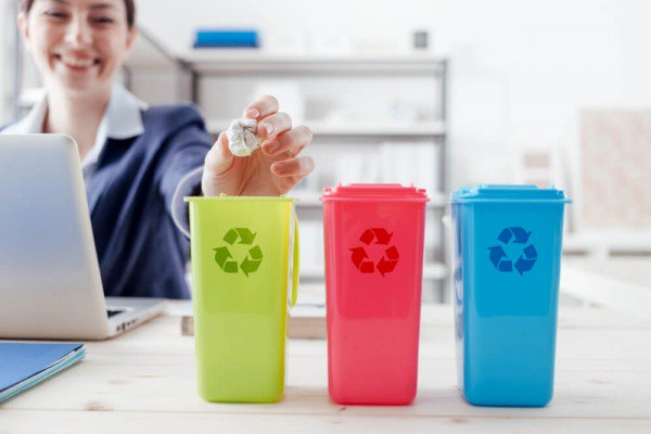 Découvrez comment réduire les #déchets sur son lieu de travail ou son entreprise avec <a href="/consommedurable/">Consommedurable</a>.
#ecologie #planete #DeveloppementDurable

📝 :  goo.gl/6wPRCL