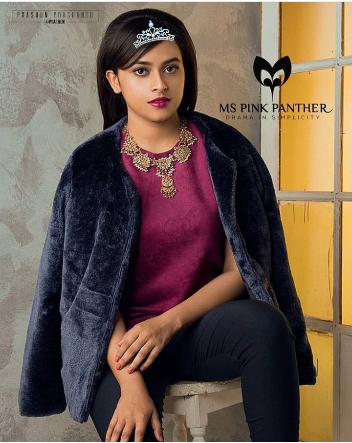 pradeep_cbi's tweet photo. #myTiny💌4my @SDsridivya 👑
விழி காண
விழைகின்றேன்
தொடரும் காதல்
மொழி கண்டே
விழுகின்றேன்
இனிமை காதல்
உடையாமல்
உடைகின்றேன்
உயிரின் காதல்
கடைக் கண்ணால்
சொல்வாயா
என எண்ணித்
திரியும் திருடன் நான்
உடை வாளால்
கொல்வாயா
உனை காதல்
செய்யும் கள்வன் நான் ✍️
~°~
#itsmyinfinite😘💞 https://t.co/jl20Yr9i62