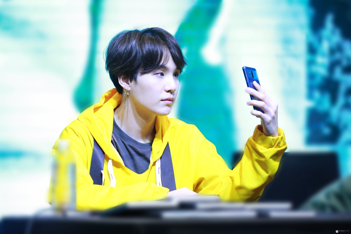180603

#SUGA #슈가 #윤기 #민윤기 #BTS #iHeartAwards #BestFanArmy #BTSARMY <a href="/BTS_twt/">방탄소년단</a>