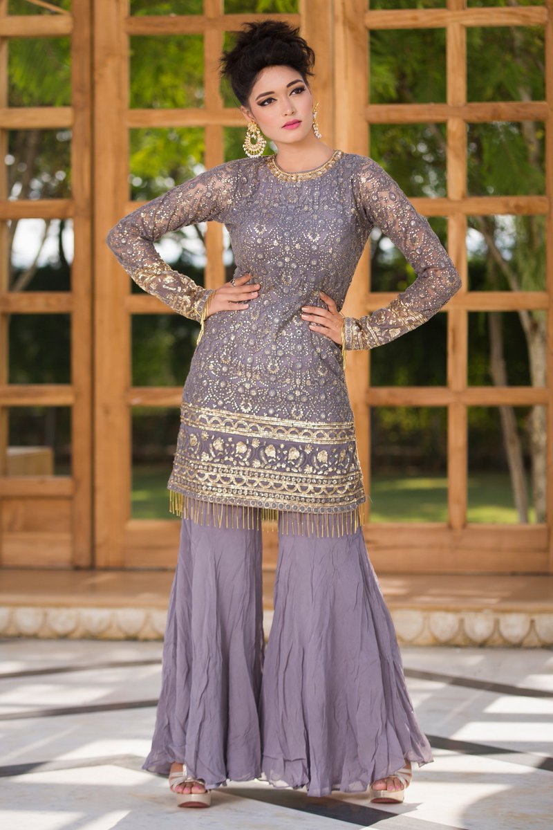 TalukaFashions's tweet photo. A girl should be two things : classy and fabulous !!
#TalukaFashions #thetraditionoftrust #suits #gowns #indowesterns #croptops #silk #gottapatti #sarees #designer #wedding #bride #Bridal #dresses👗 #lehengas #bridallehenga #lehengacholi #traditional #partywear #style #stylish https://t.co/9fFucDyohI