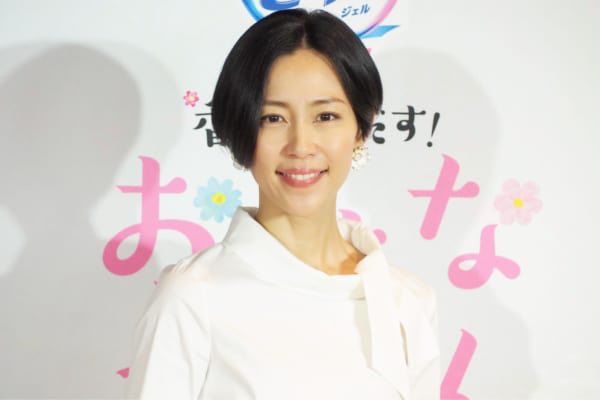 しゃん 髪の毛切りたすぎる 木村佳乃めっちゃ好きなんやけど 今のショートかファーストクラスの時のボブかすごい悩むぅ T Co At9aucdhf6 Twitter