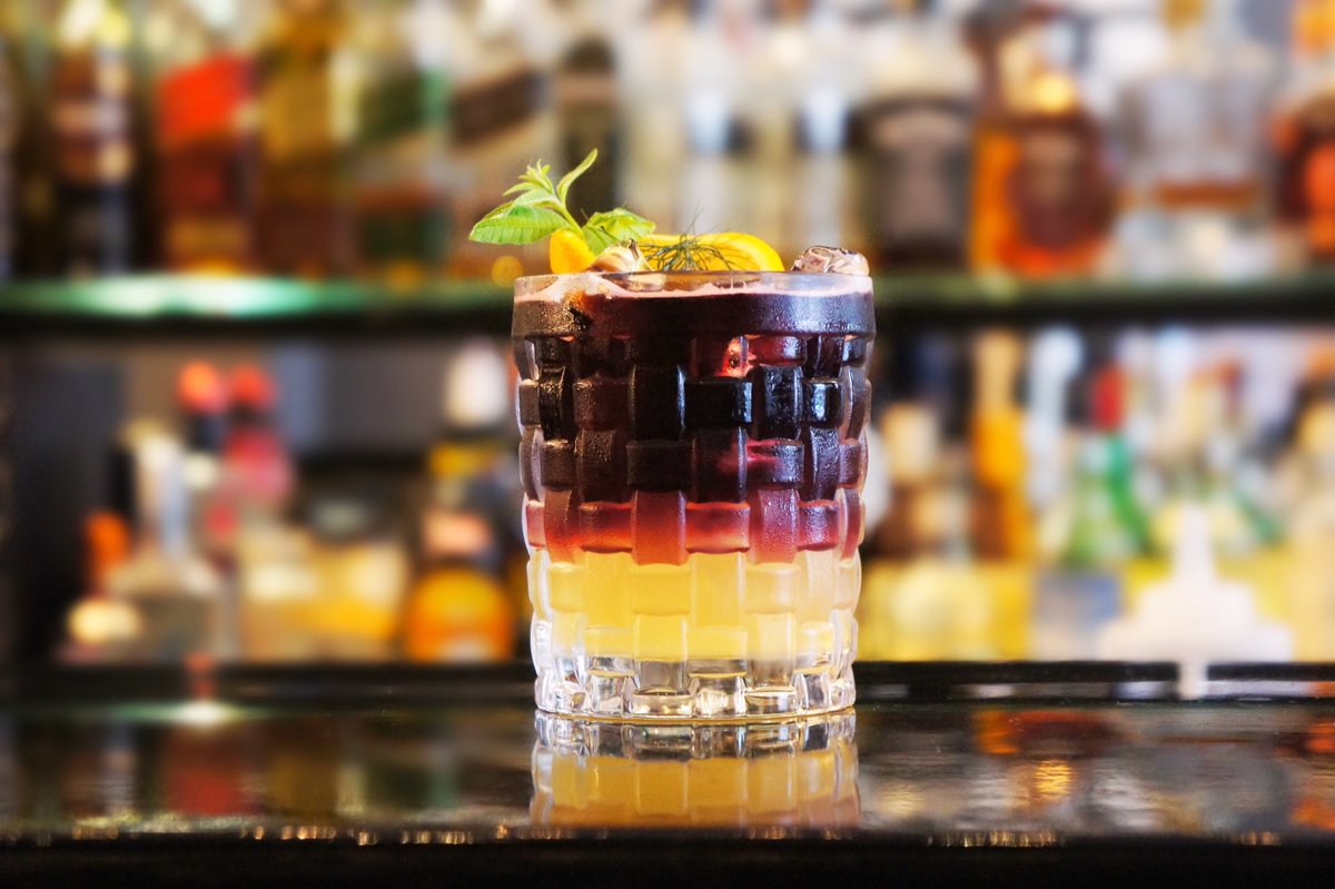 AMERICAN WHISKEY SOUR - red wine, egg white, whiskey, lime and sugar syrup: heaven on earth! #restaurantlegarage #drinks #summer #cocktails #americansour #delicious #amsterdam #bar