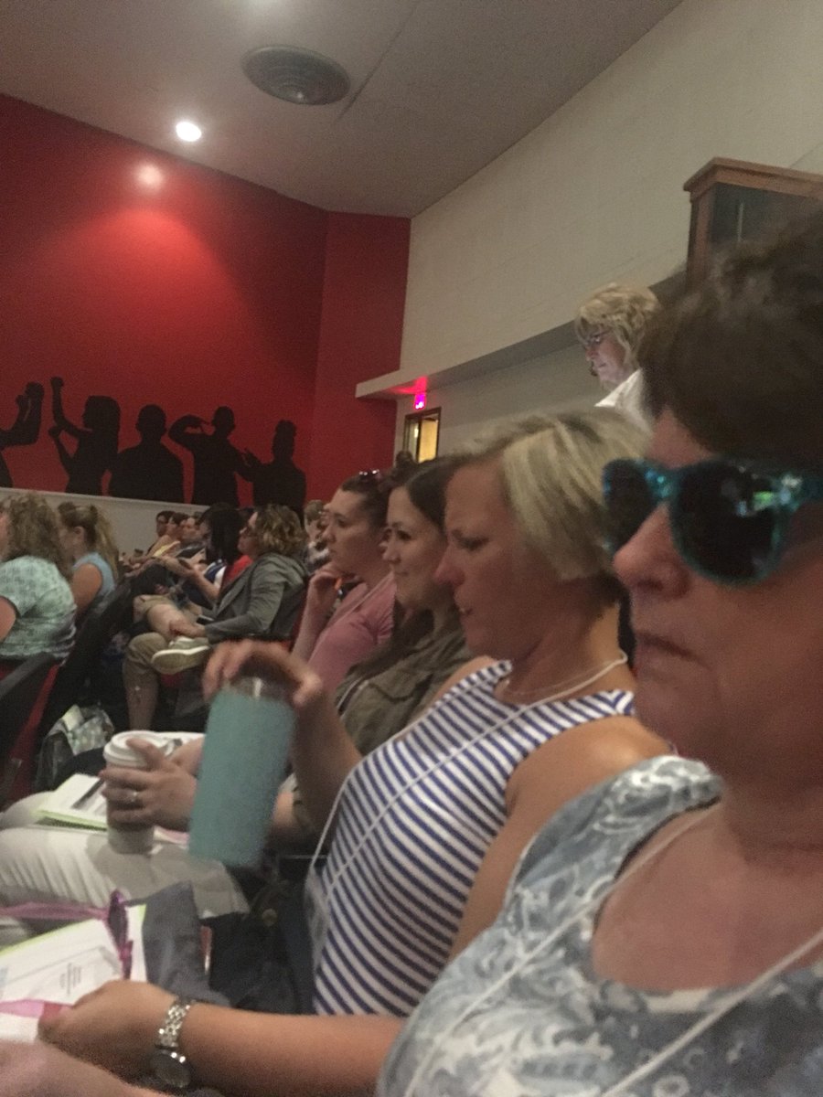 DSmithBeckett3's tweet photo. So excited to spend the next two days learning with my friends. #INeLearn #LREC18 https://t.co/peYBZCJfB2