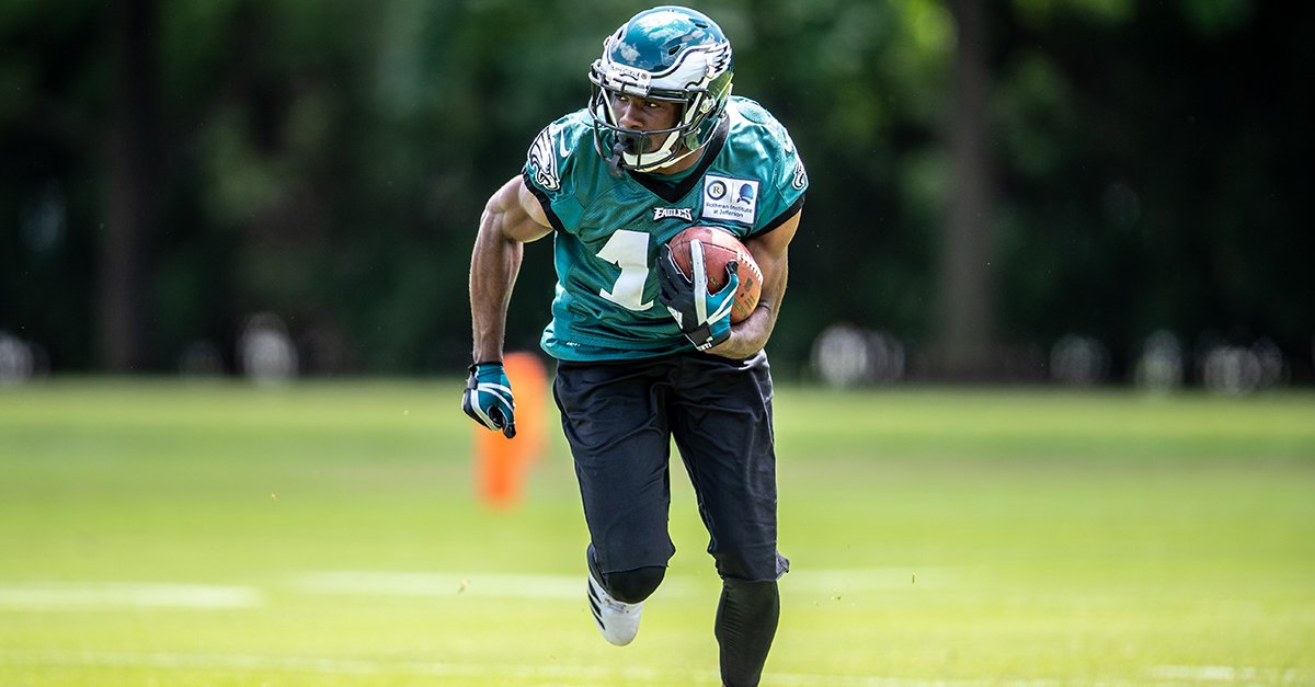 Eagles's tweet photo. Rise and fly.

📷: https://t.co/XmR5Ov49Cx
#FlyEaglesFly https://t.co/AGLKET2Dec