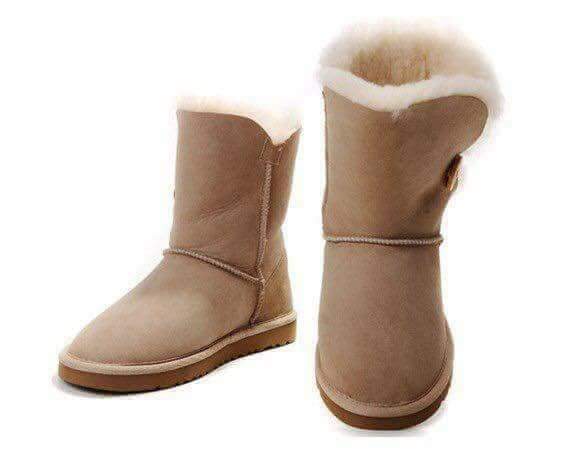 Stering16's tweet photo. Can a straight guy wear this? Asking for a friend https://t.co/K1XWol2Yk4