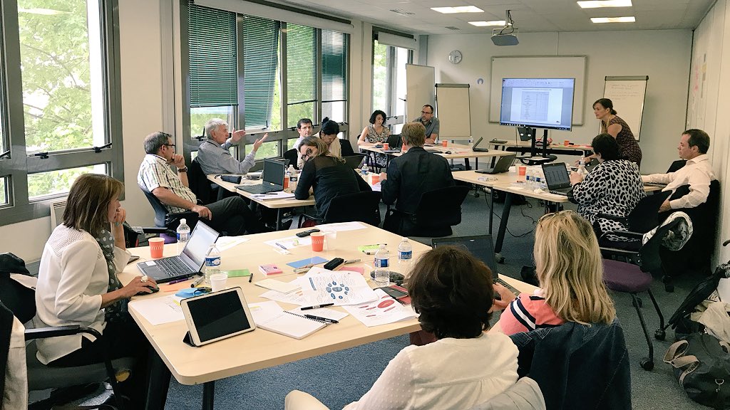 Les #managers <a href="/UDS_SNCF/">Université du Service SNCF</a> réunis pr travailler sur la #transfo de l’université afin de répondre aux enjeux d’évolution dela #formation tjs au +près des attentes de leurs #clients &amp;embarquer tous les collaborateurs ds chaque lots identifiés👌🏻#changement #learning @t_becam <a href="/ibascou/">I Bascou</a>