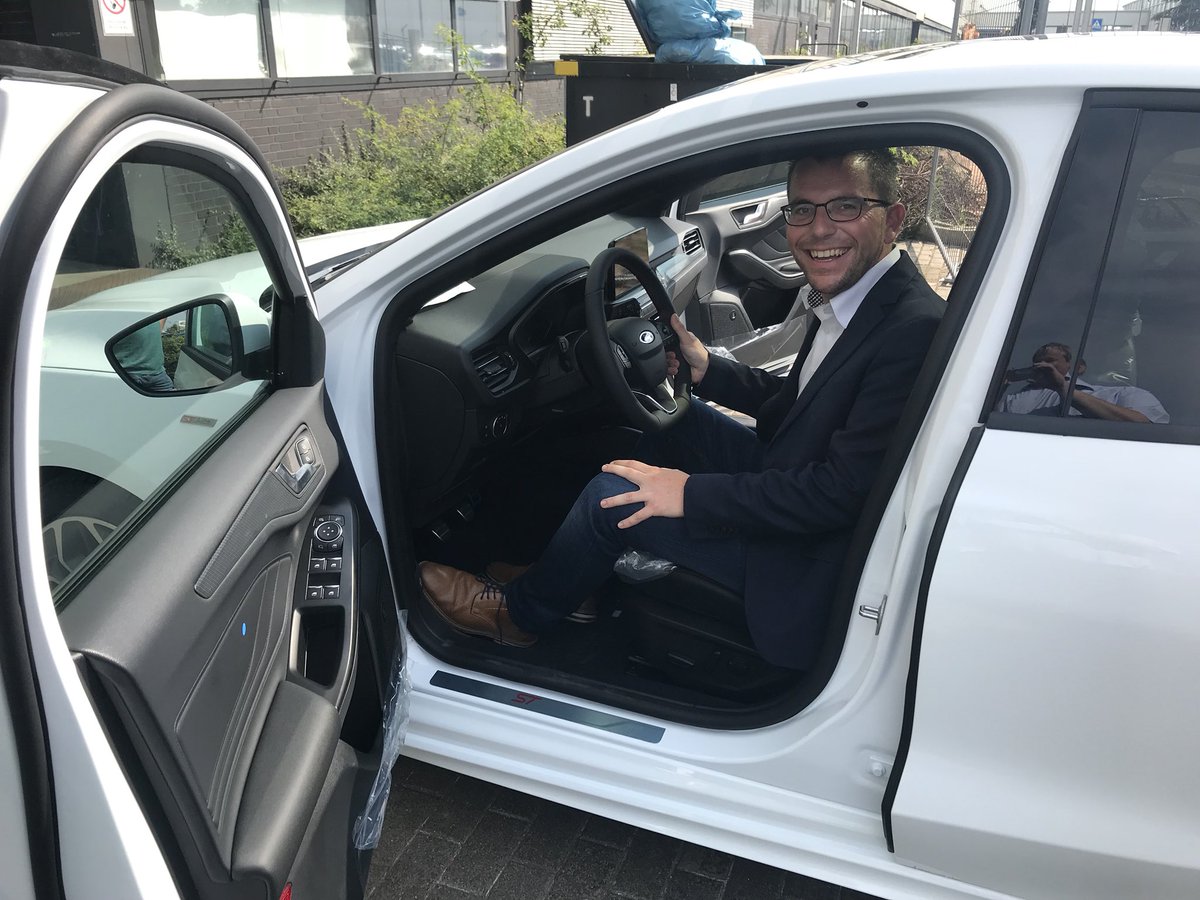 MarcSpeicher's tweet photo. Über 7.000 Männer+Frauen bauen 1.800 Autos - jeden Tag! Spannender Austausch heute beim Besuch #Betriebsrat unserer #Ford in #Saarlouis #Roden Der neue #Focus: Made in #Saarlouis, made in #Roden - und ein starkes Stück #Saarland 💪☺️👍@Ford_de @saarland_de @CDU_FRAK_SAAR https://t.co/XZzC98BJEz